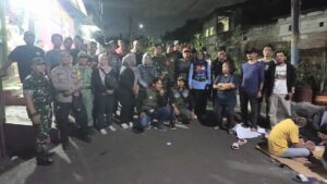 Patroli/Siskamling Keliling, Koramil 05/Kramatjati-Makasar Ciptakan Lingkungan Aman dan Kondusif