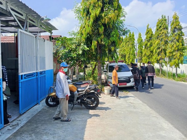 Belasan Warga Tikusan Mual dan Muntah, Diduga Usai Konsumsi Menu Mie SPPG Plesungan 2