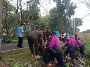 DLH Bojonegoro Turun Tangan Atasi Sampah di Buntalan