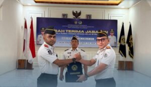 David Petrus Nicolas Serahkan Jabatan Karutan Balige ke Valen Sonar Rumbiak