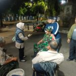 Patroli Malam Babinsa dan Warga Duren Sawit Perkuat Keamanan Cegah Tawuran Remaja