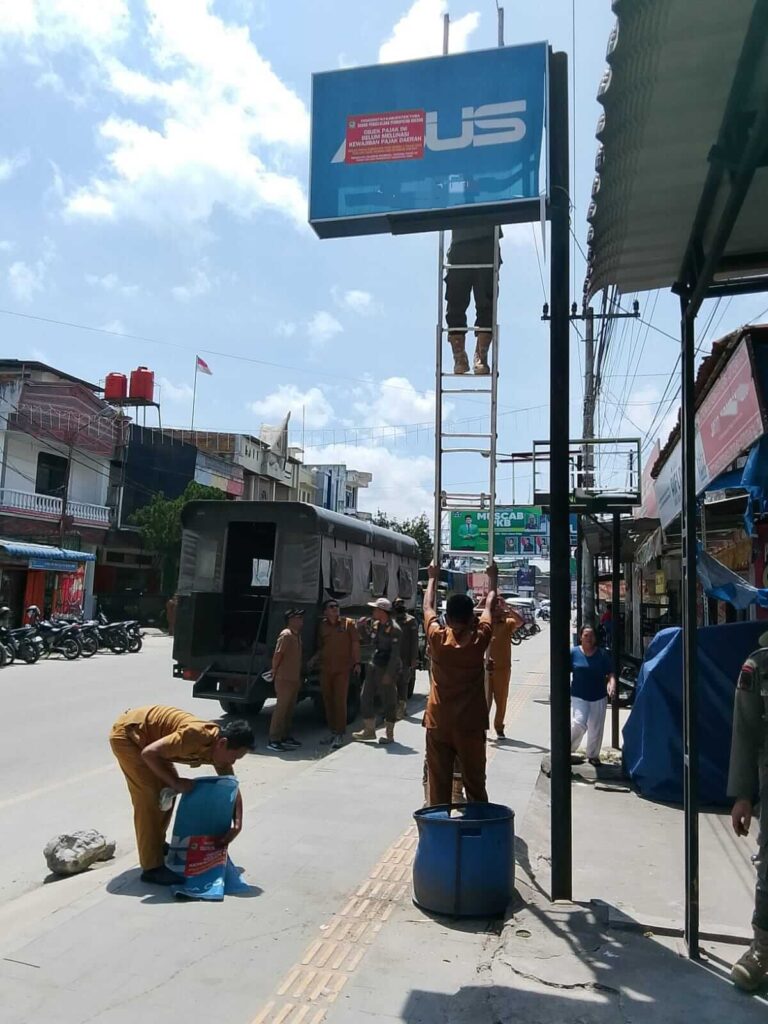200 Reklame Menunggak Pajak Ditertibkan, Rudy Manik: Ini Utang ke Daerah