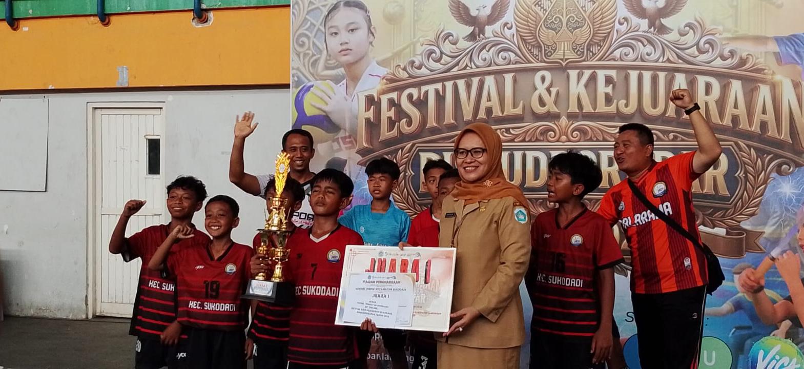 Foto: Tim SDN I Unggulan Sukodadi berhasil menorehkan prestasi gemilang dengan meraih juara 1 pada Festival Kejuaraan Futsal.