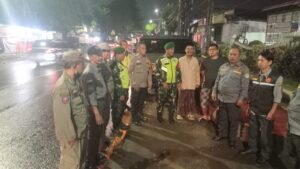 Patroli Sinergitas TNI-Polri dan Linmas, Koramil 05/Bantar Gebang Perkuat Keamanan Wilayah di Malam Hari