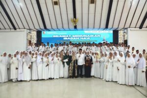 Lepas ASN Berangkat Haji, Bupati Bojonegoro Tekankan Doa untuk Kesejahteraan