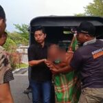 Satpol PP dan Dinsos Amankan ODGJ di Jalan Trunojoyo