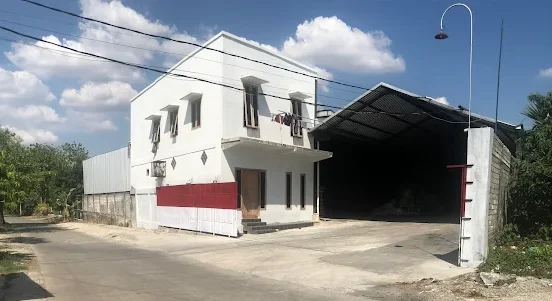 Perusahaan Jagung PT. ILHAM HASIL MANDIRI di Carangbang, Dradah Blumbang, Kec. Kedungpring, Kabupaten Lamongan.