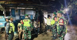 Sinergi Koramil 02/Pondok Gede dan Polri Patroli Malam, Wujudkan Kamtibmas Aman dan Kondusif