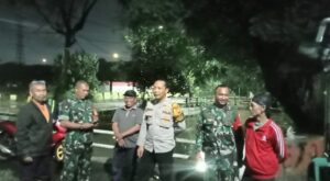 Patroli/Siskamling Koramil 06/Cakung, Sinergi Aparat dan Warga Jaga Lingkungan Tetap Aman dan Kondusif