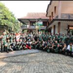 Hari Bumi: Pangdam Jaya & Arif Kamarudin Angkat 400 Kg Ikan Invasif dari Setu Babakan