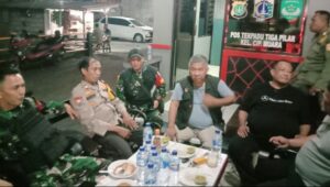 Patroli/Siskamling Keliling Koramil 01/Jatinegara Jaga Wilayah Tetap Aman dan Kondusif