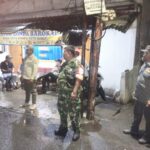 Kolaborasi Aparat dan Warga, Koramil 05/Kramatjati-Makasar Gelar Siskamling Antisipasi Kenakalan Remaja