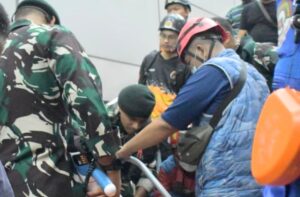 Gerak Cepat Kodam Jaya Evakuasi Tabrakan KA di Bekasi Timur