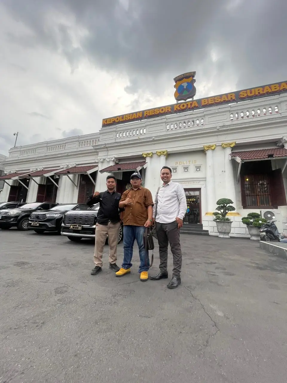 (Kiri) Muhammad Arfan.,S.H, Dwi Heri Mustika.,S.H.,M.H dan Bagus Catur Setiawan.,S.H.