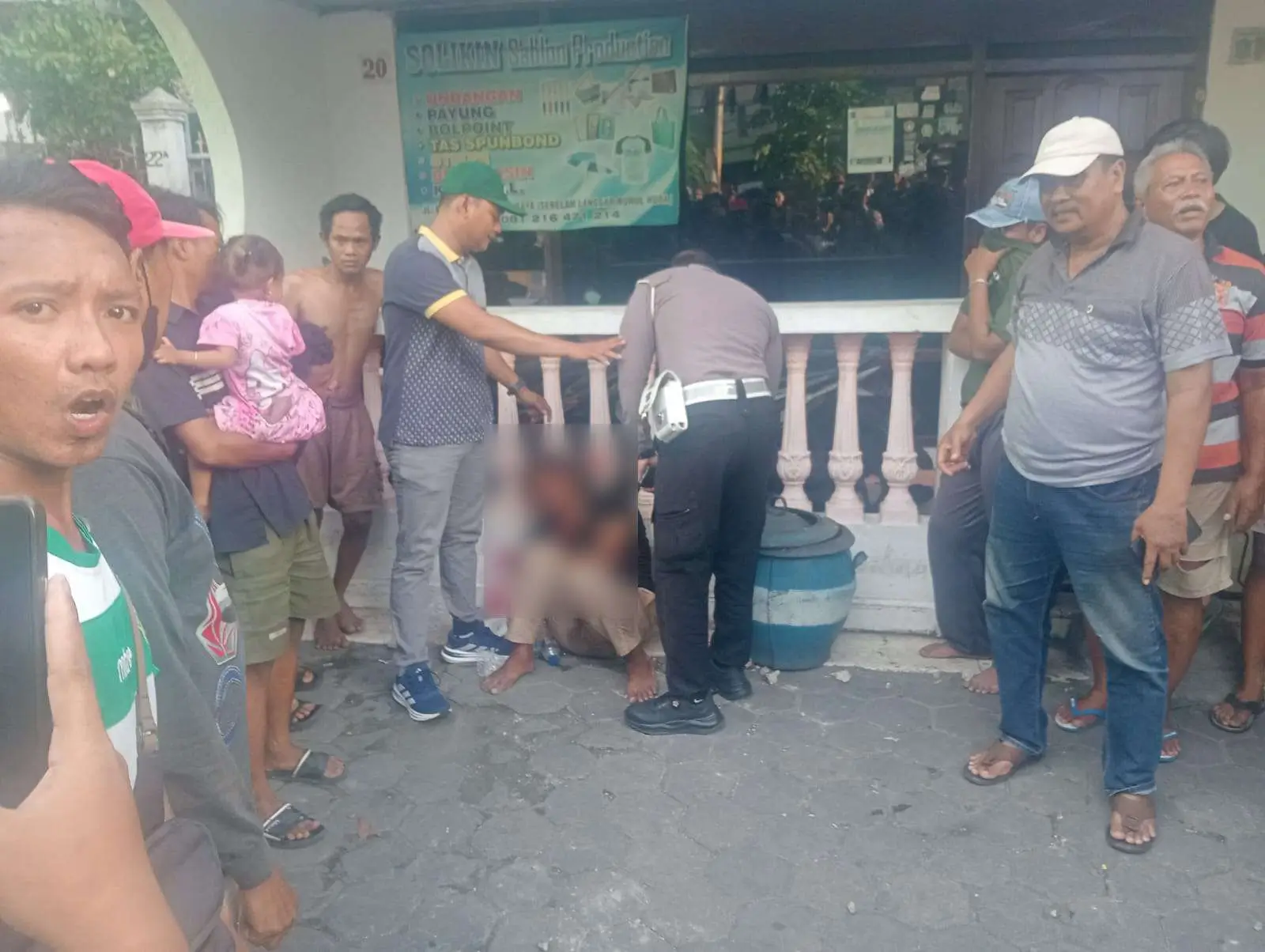 Pelaku jambret diamankan warga di Jalan Platuk Surabaya