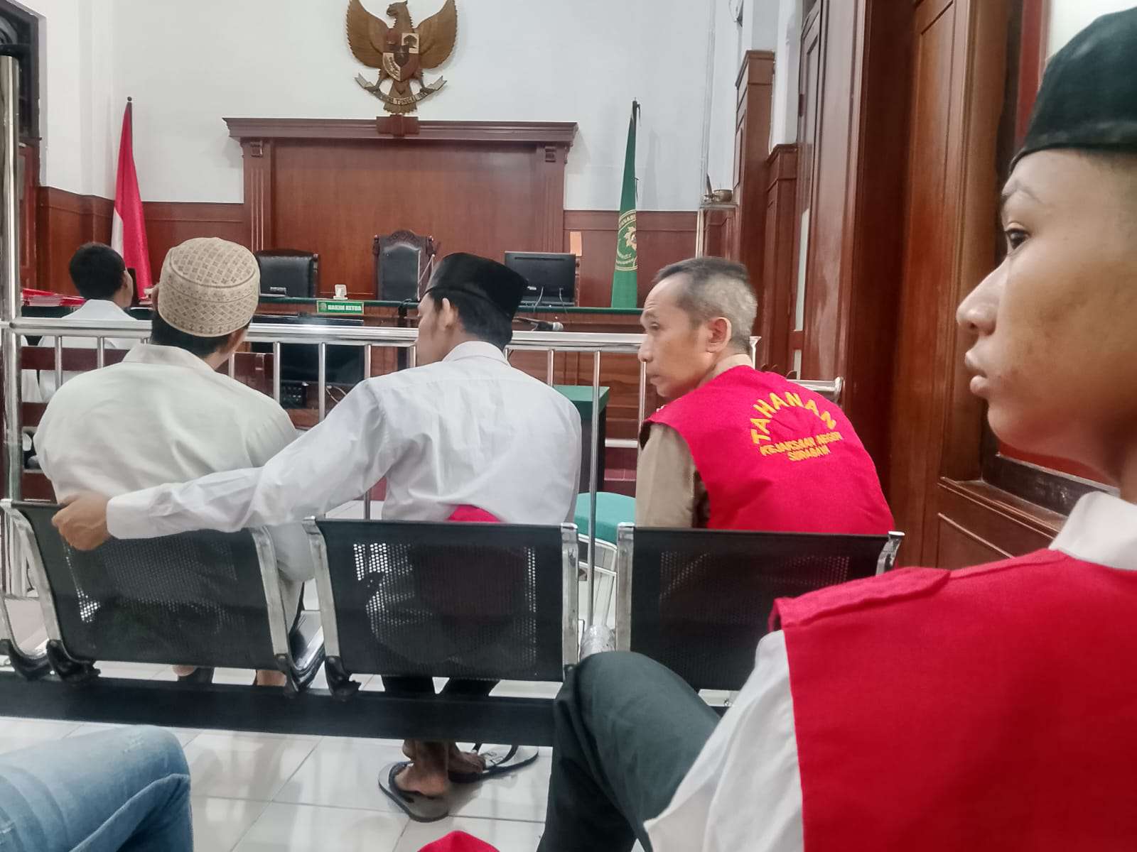 Foto: Suasana sidang tertutup kasus TPKS di Pengadilan Negeri Surabaya