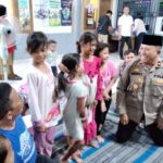 Polisi Sahabat Anak, Polsek Semampir Tanamkan Akhlak dan Semangat Belajar di Wonokusumo