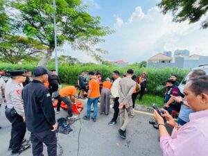 Mayat Pria Ditemukan Mengambang di Sungai Laguna Timur Surabaya