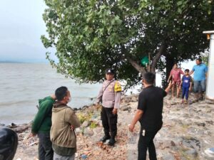 Polsek Kenjeran Perketat Patroli Pesisir Surabaya Antisipasi Banjir Rob dan Kejahatan 3C