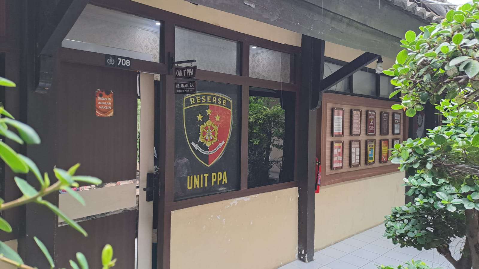 Foto: keuangan Unit PPA Satreskrim Polres Lamongan tampak dari depan.