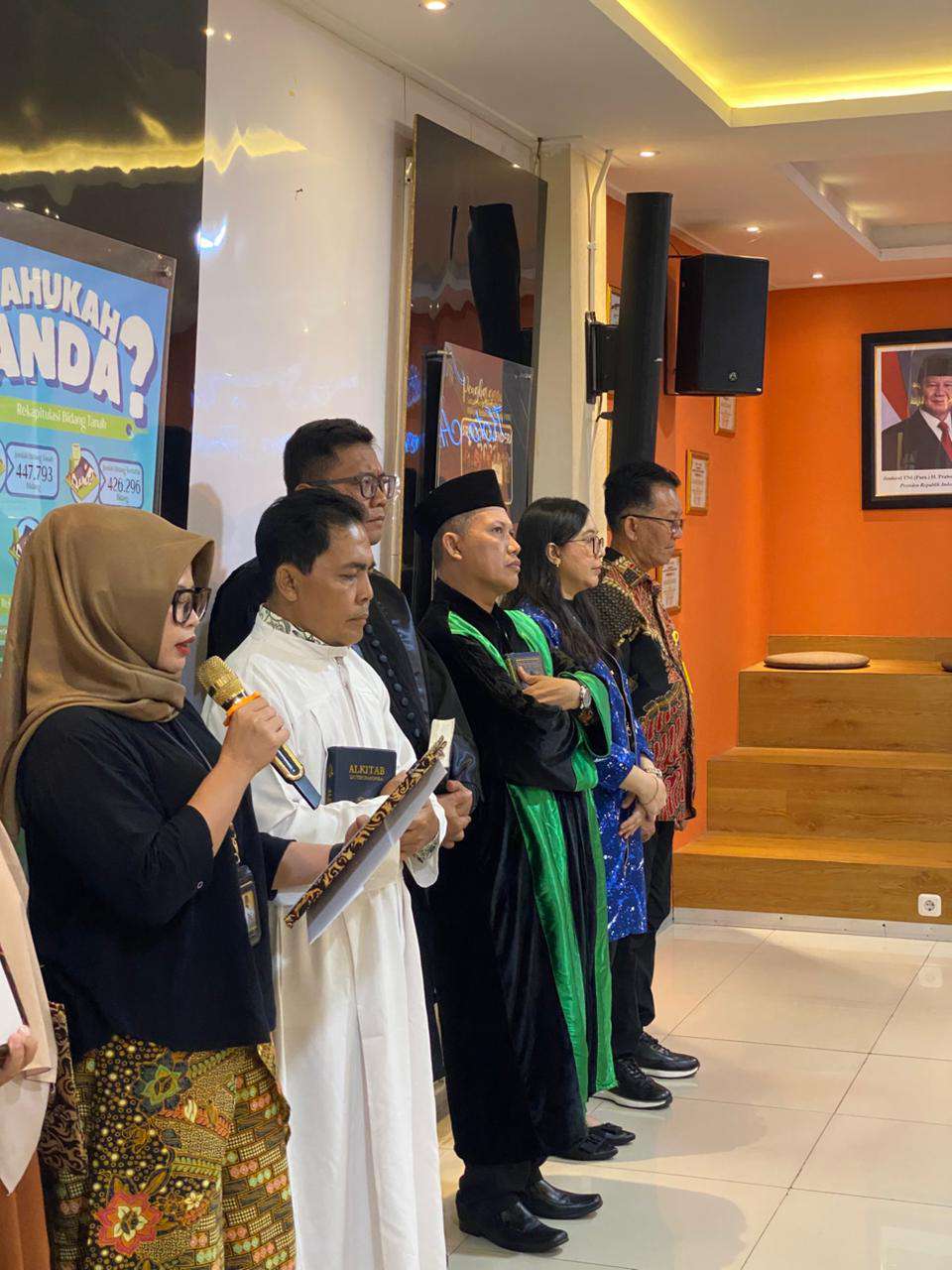 Foto: Bintang Savira saat pelantikan dan pengambilan sumpah jabatan sebagai PPAT Jakarta Barat di Kantor BPN ATR Jakarta Barat.