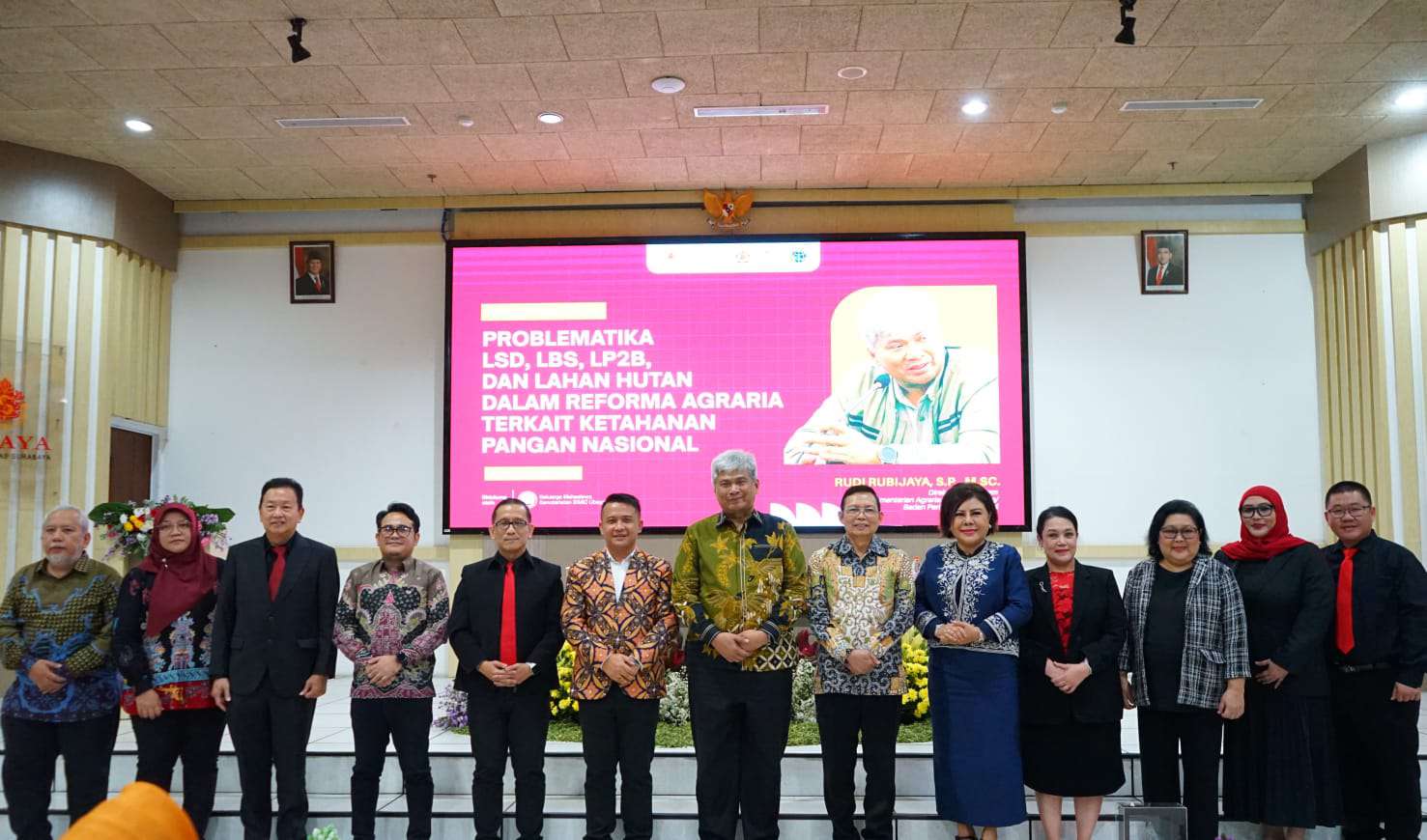 Foto: Seminar nasional Magister Kenotariatan Fakultas Hukum Ubaya bersama NPAU membahas reforma agraria dan ketahanan pangan nasional di Kampus Ubaya Surabaya.