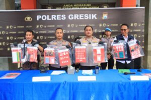Polres Gresik Bongkar Jaringan Narkoba Madura-Gresik, Sita 209 Gram Sabu dan Ringkus Dua Tersangka