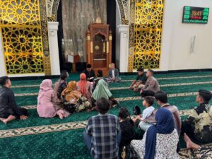 Di Balik Jeruji, Cinta Tetap Berlabuh: Tahanan Polresta Sidoarjo Resmi Menikah di Masjid Al Ikhlas