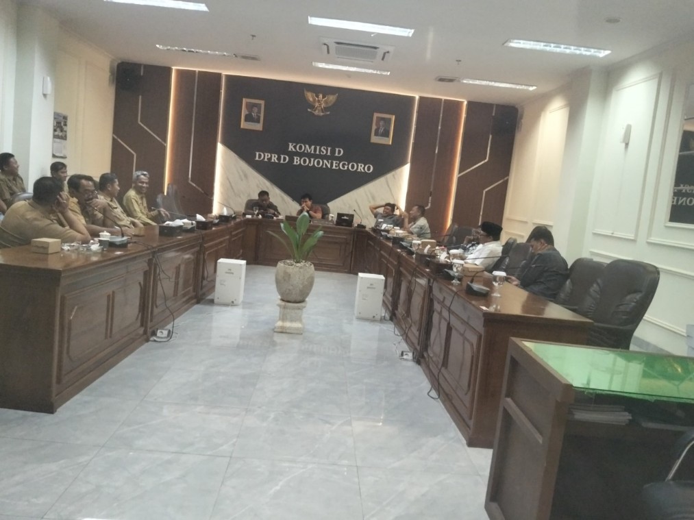 Foto: rapat Komisi D DPRD bersama inspektorat, PMD, PU Bina Marga di gedung Dprd Bojonegoro
