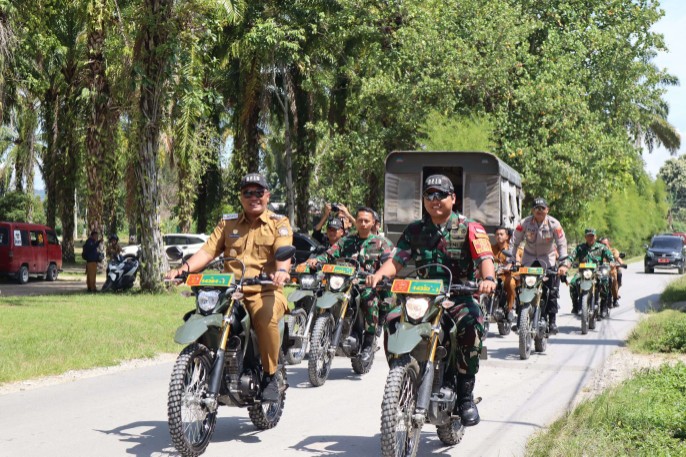 Photo: Kapolres Toba bersama Dandim 0210/TU,Bupati Toba,dan Ketua DPRD.
