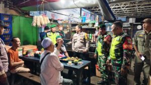 Sinergitas TNI, Polri, Satpol PP dan Linmas, Patroli Malam di Pondok Gede Antisipasi Tindak Kejahatan