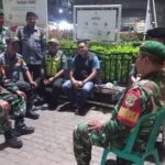 Perkuat Keamanan Wilayah, Babinsa Koramil 05/Bantar Gebang Bersama Satpol PP dan Linmas Gelar Patroli Bersama