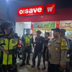 Patroli Gabungan Koramil 03/Teluk Pucung dan Linmas, Perkuat Keamanan Lingkungan Warga di Malam Hari