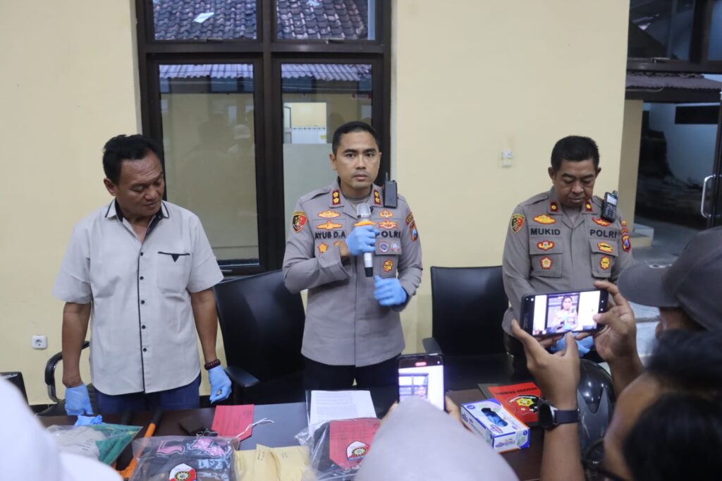 Dendam Asmara Berujung Air Keras, Bapak dan Anak di Pacitan Ditangkap Polisi