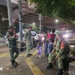 Babinsa Koramil 03/Ps.Rebo-Ciracas dan Komduk Gencarkan Patroli Malam, Ciptakan Ciracas Aman dan Kondusif
