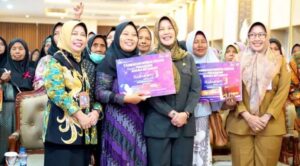 Di Usia Ke-30, BPR Bojonegoro Kucurkan Modal untuk Pedagang Kembang Setaman