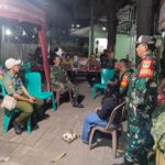 Babinsa Koramil 06/Cakung Bersama Tiga Pilar dan Warga Perkuat Patroli/Siskamling, Wujudkan Lingkungan Aman