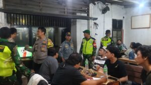 Patroli Malam Koramil 03/Teluk Pucung, Wujud Nyata Kepedulian TNI Jaga Keamanan dan Kenyamanan Warga