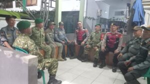 Patroli Malam Humanis Babinsa Koramil 05/Bantar Gebang Jaga Kamtibmas Tetap Kondusif