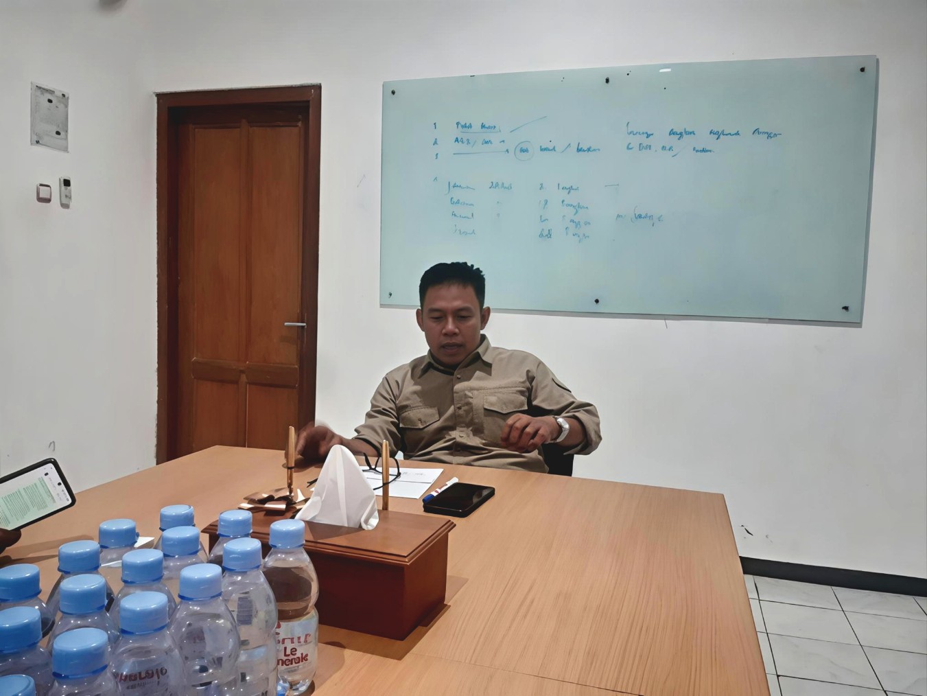 Foto: Dirut BBS Kabupaten bojonegoro, M.Nor Faqih saat di temui di ruang kerjanya