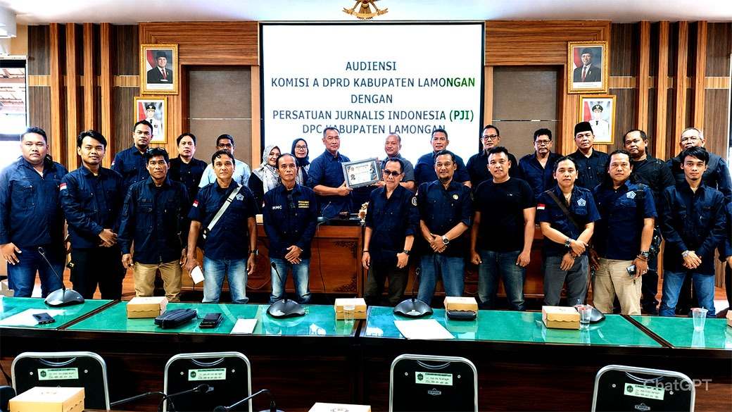 Persatuan Jurnalis Indonesia (PJI) Kabupaten Lamongan menggelar audiensi dengan Komisi A dan Badan Anggaran DPRD Lamongan pada Senin (25/5/2026)