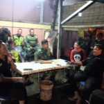 Patroli Humanis, Koramil 04/Jati Asih Sambangi Rumah Warga untuk Jaga Keamanan Lingkungan