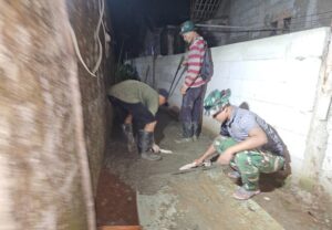 Kejar Target Pengerjaan , Satgas TMMD Ke 128 Kodim 0507/Bekasi Cor Jalan Warga Hingga Tengah Malam