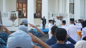 Pemkab Bojonegoro Tegaskan Arah Otonomi dan Pendidikan dalam Upacara Gabungan