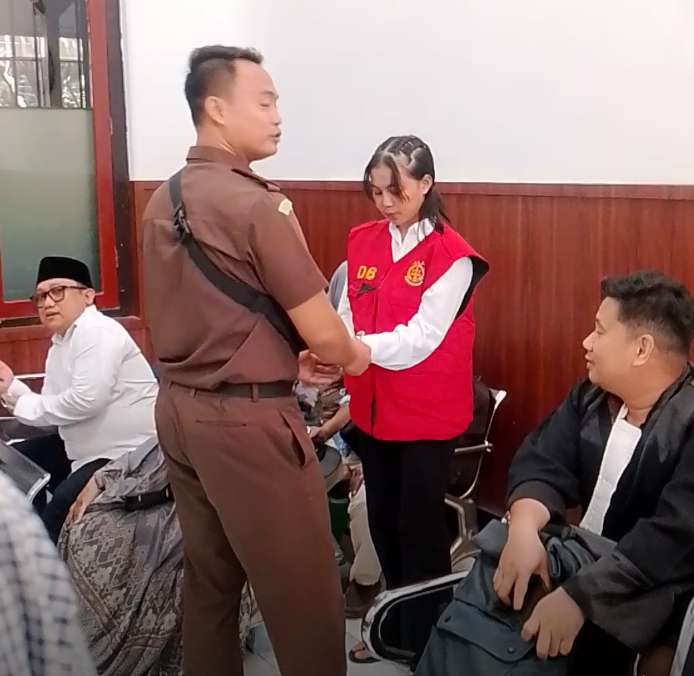 Endorse Situs Judol Instagram, Wanita Surabaya Duduk di Kursi Terdakwa