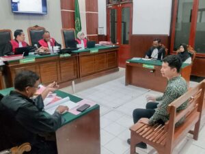 Sidang Dugaan Pencurian Rp1,285 Miliar, Sopir Korban Bantah Kenal Terapis Spa di PN Surabaya