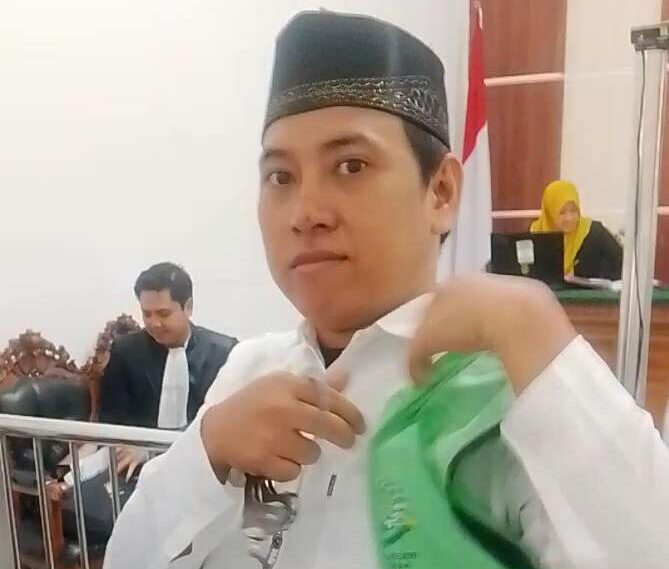 Foto: Terdakwa Emi Suyanto menjalani sidang tuntutan kasus peredaran narkotika jenis sabu di Pengadilan Negeri Surabaya.