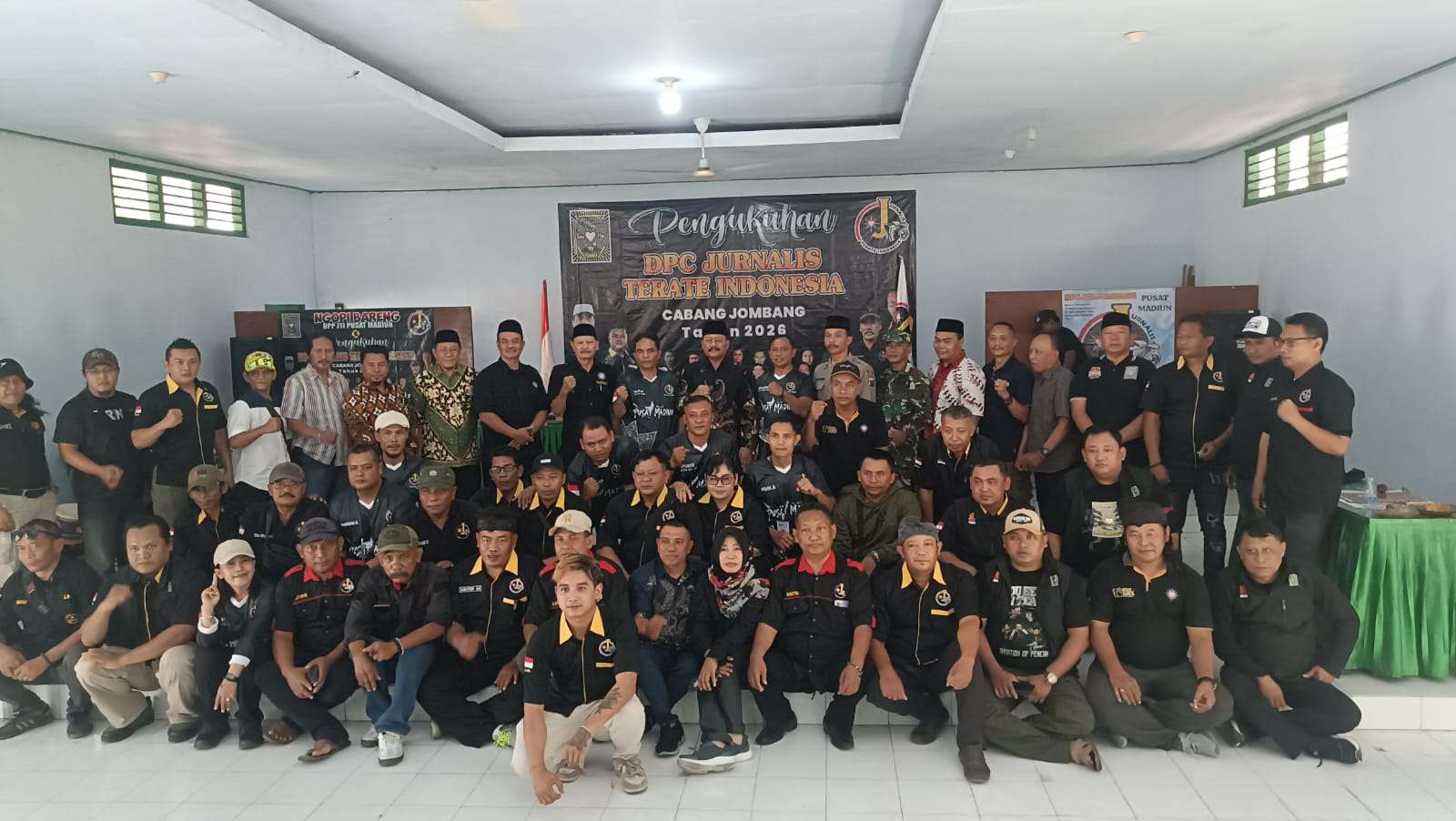 Foto: Prosesi pengukuhan pengurus DPC Jurnalis Terate Indonesia (JTI) Cabang Jombang di Gedung Perhutani Jombang yang berlangsung khidmat dan penuh semangat persaudaraan.