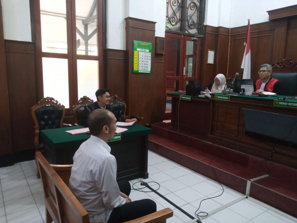 Diduga Oplos LPG Raup Keuntungan Rp 10 Juta Per Bulan, Ricky Hartono Diadili