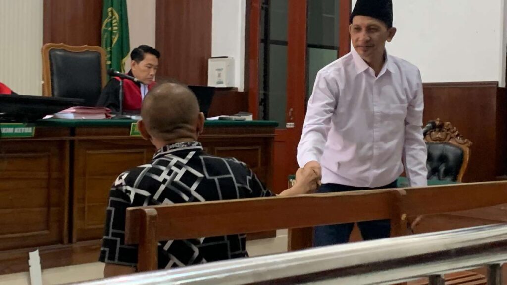 Sopir Pribadi Sekaligus Sepupu Didakwa Curi Pakaian Bermerek Milik Majikan